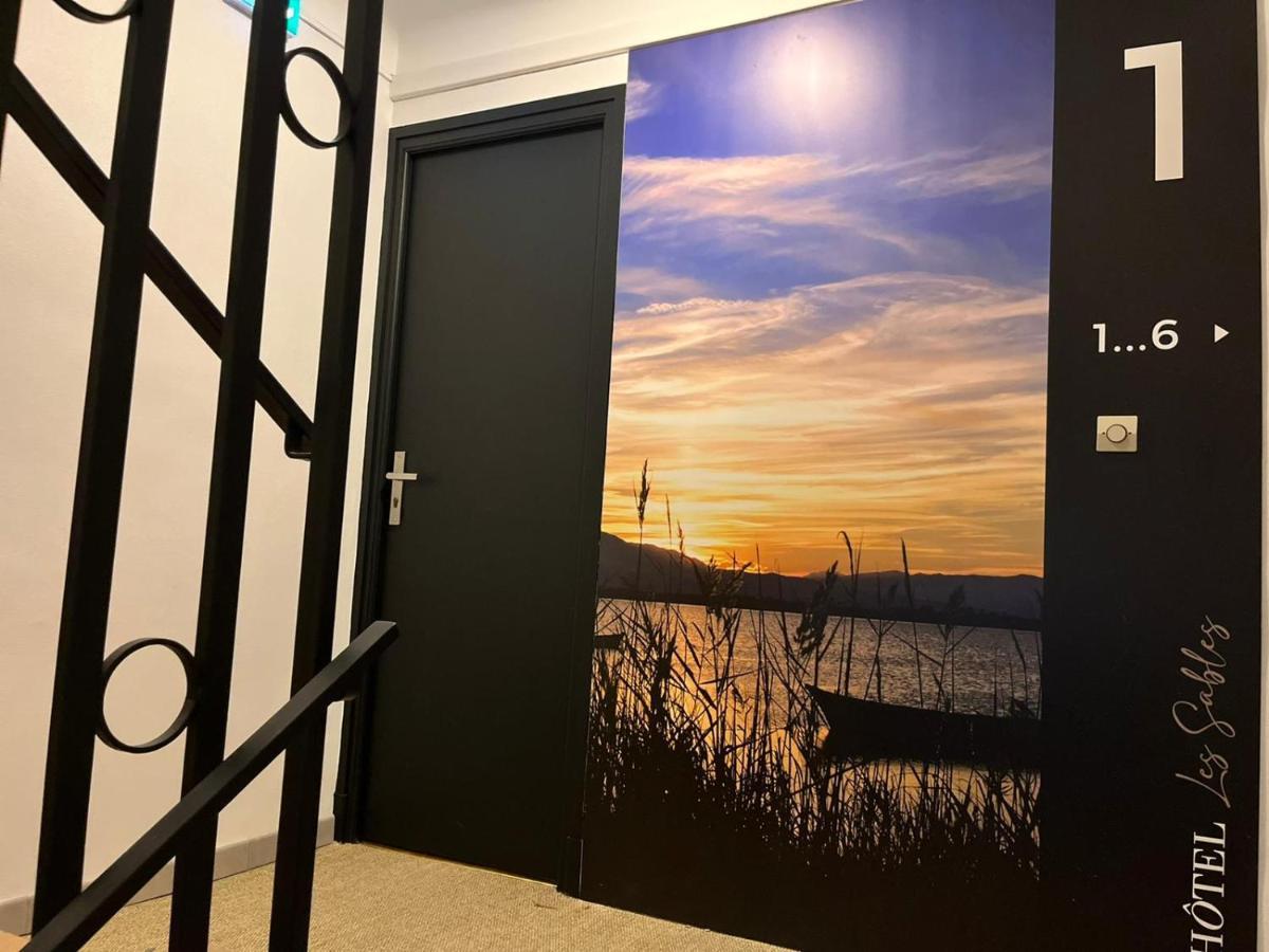 Hotel Les Sables - Urban Style - By Logis Hotels Canet-en-Roussillon Bagian luar foto