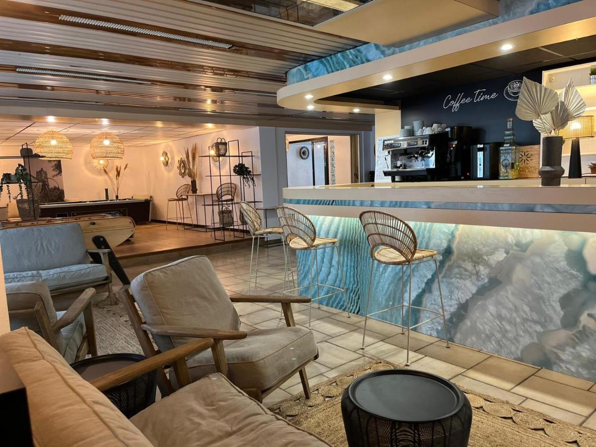 Hotel Les Sables - Urban Style - By Logis Hotels Canet-en-Roussillon Bagian luar foto