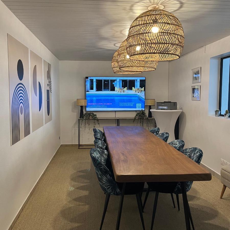 Hotel Les Sables - Urban Style - By Logis Hotels Canet-en-Roussillon Bagian luar foto