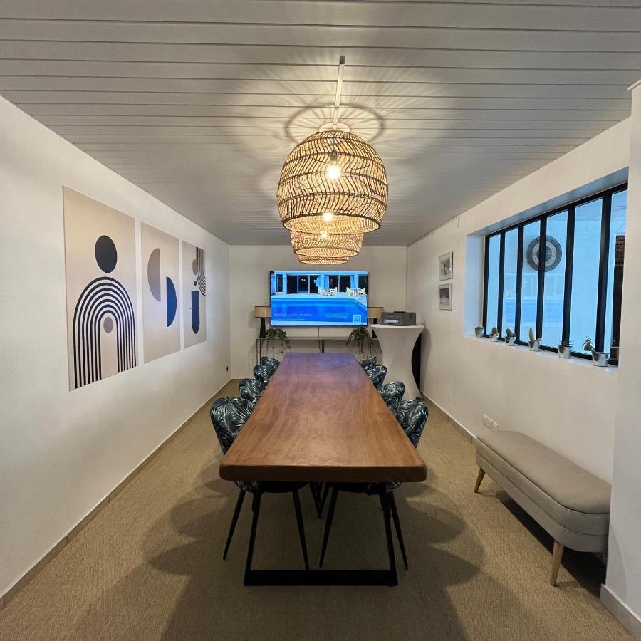 Hotel Les Sables - Urban Style - By Logis Hotels Canet-en-Roussillon Bagian luar foto