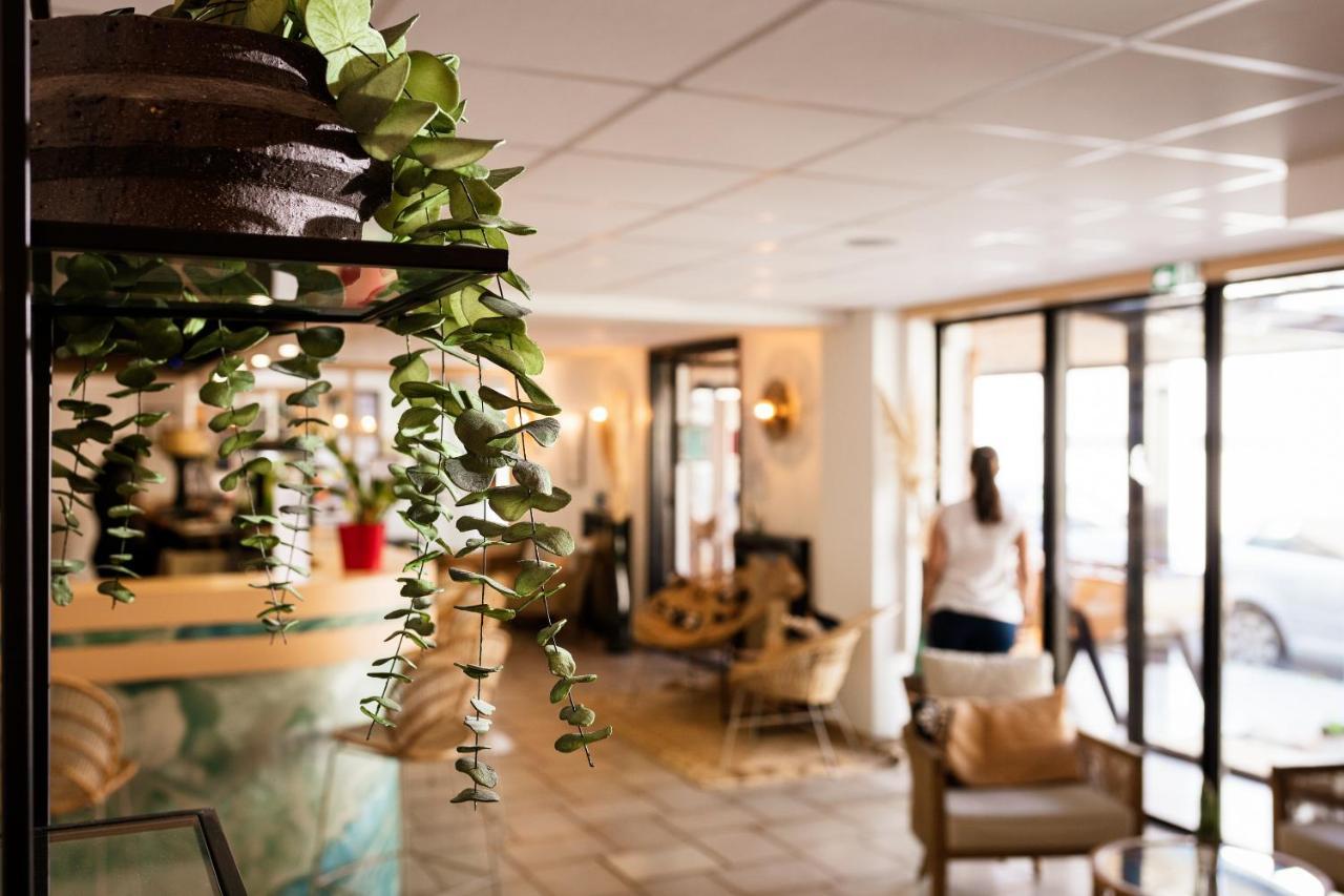Hotel Les Sables - Urban Style - By Logis Hotels Canet-en-Roussillon Bagian luar foto