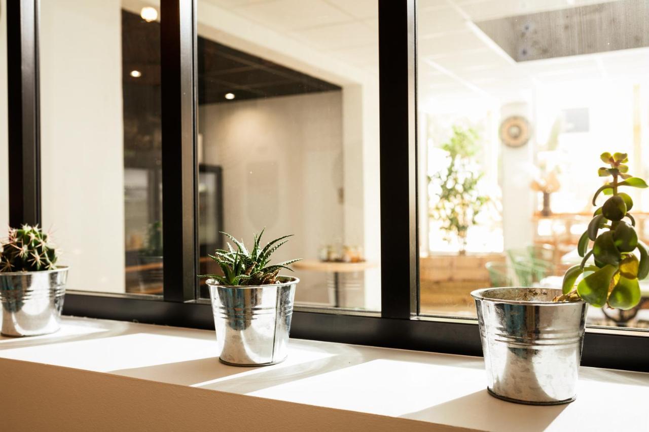 Hotel Les Sables - Urban Style - By Logis Hotels Canet-en-Roussillon Bagian luar foto