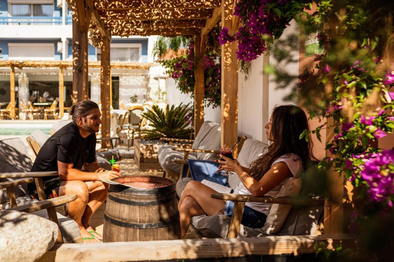 Hotel Les Sables - Urban Style - By Logis Hotels Canet-en-Roussillon Bagian luar foto