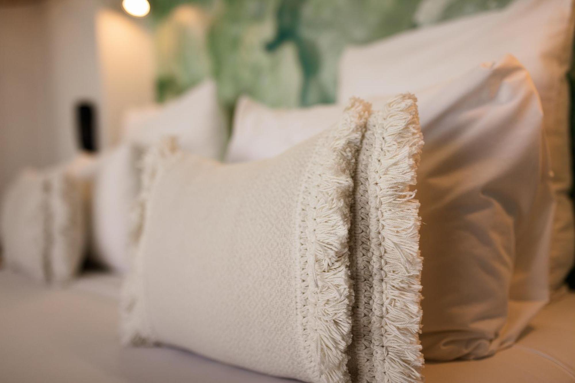 Hotel Les Sables - Urban Style - By Logis Hotels Canet-en-Roussillon Bagian luar foto