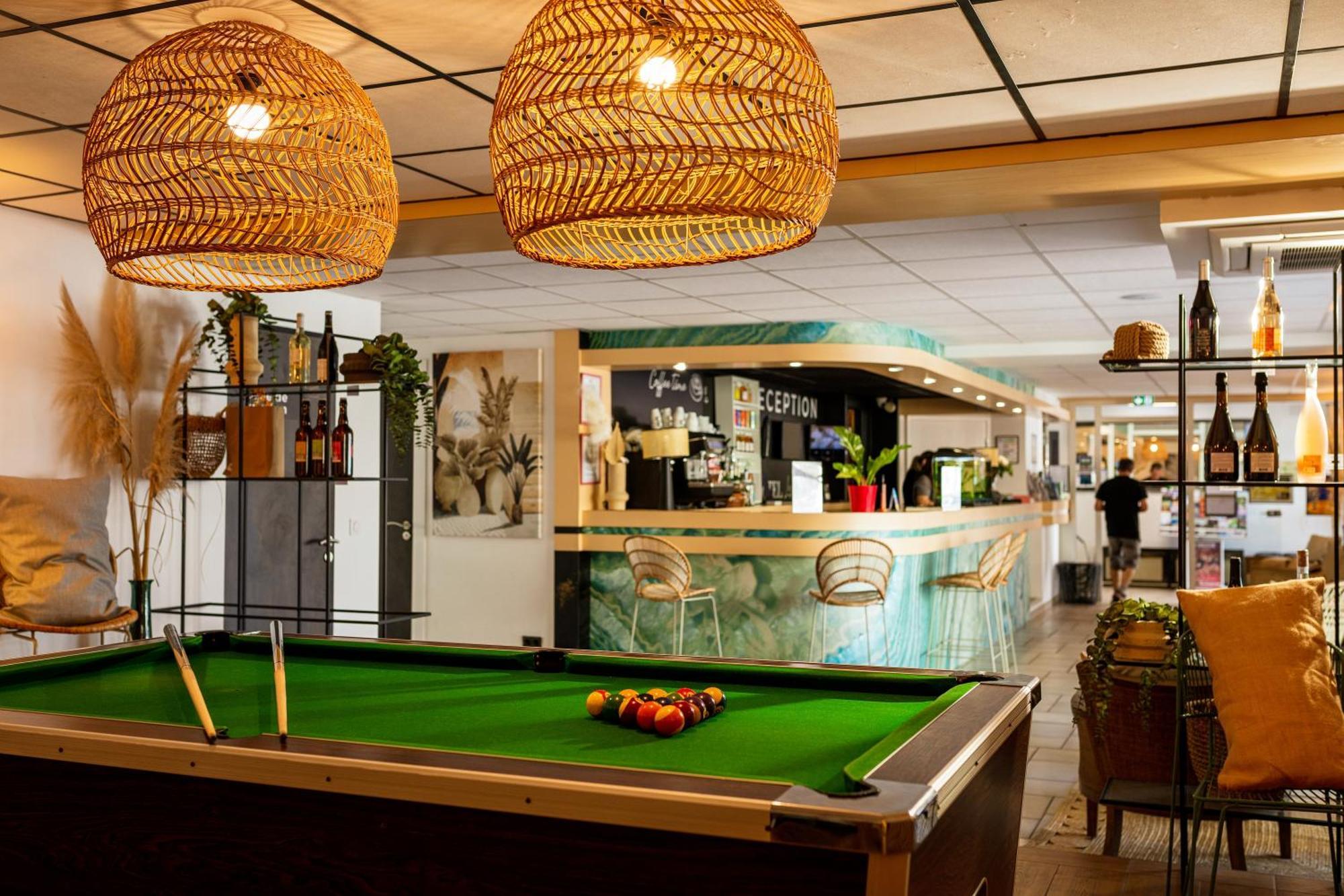 Hotel Les Sables - Urban Style - By Logis Hotels Canet-en-Roussillon Bagian luar foto
