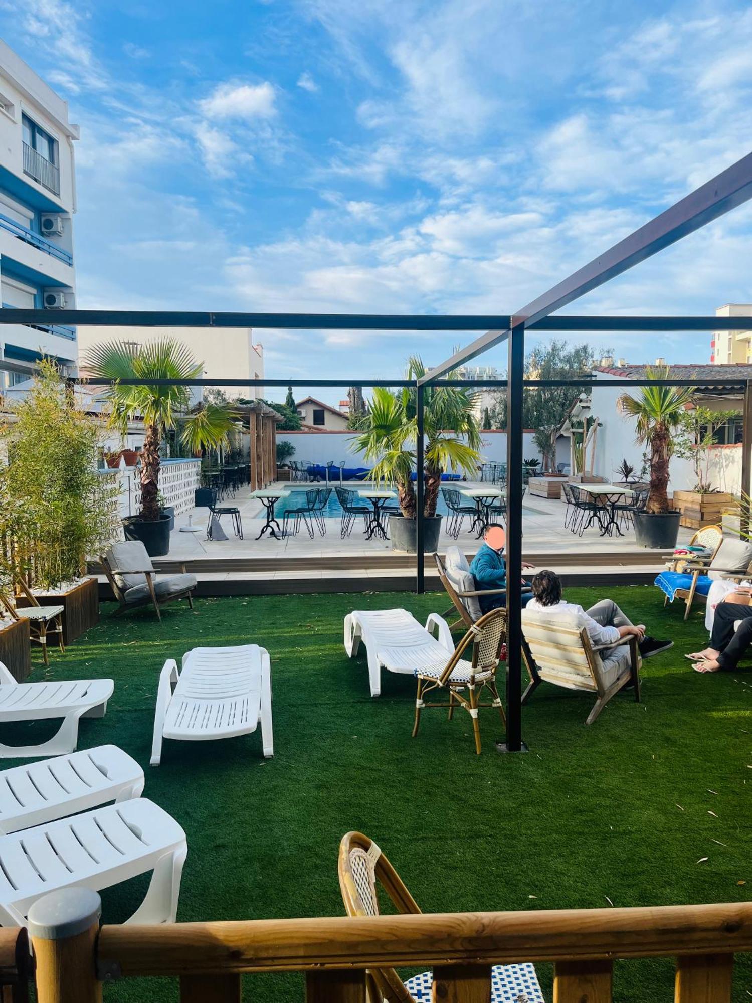 Hotel Les Sables - Urban Style - By Logis Hotels Canet-en-Roussillon Bagian luar foto